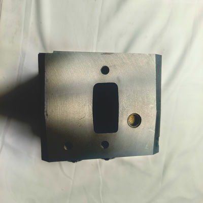 Engine Spare Parts Cylinder Head 40236R 180804 Designed for Construction Machinery