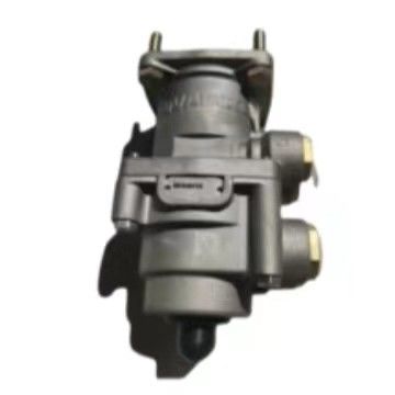 Heavy Duty Truck Howo Truck Parts Foot Brake Valve Brake Master Cylinder 6 Holes WG9719360005/6