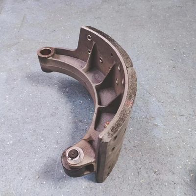 5504231008 Steel Front Wheel Brake Shoe Assembly and Durable for Shaanxi Car Fitment